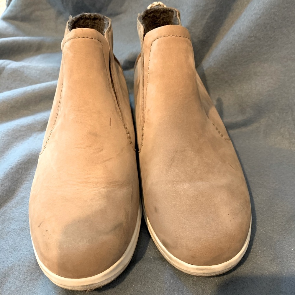 Olukai Leather Chukka